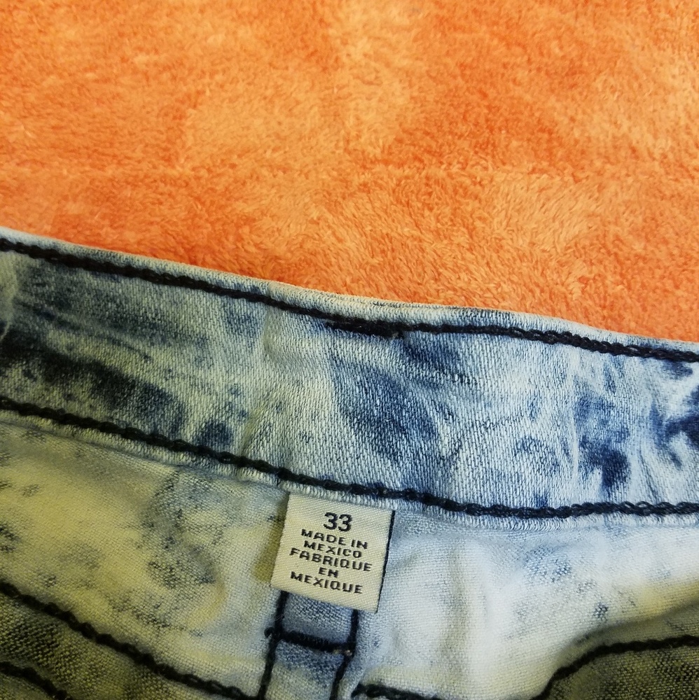 True Religion Shorts - Picture 4 of 5